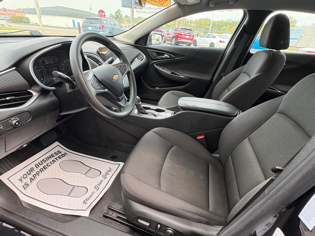 2023 Chevrolet Malibu Image 9