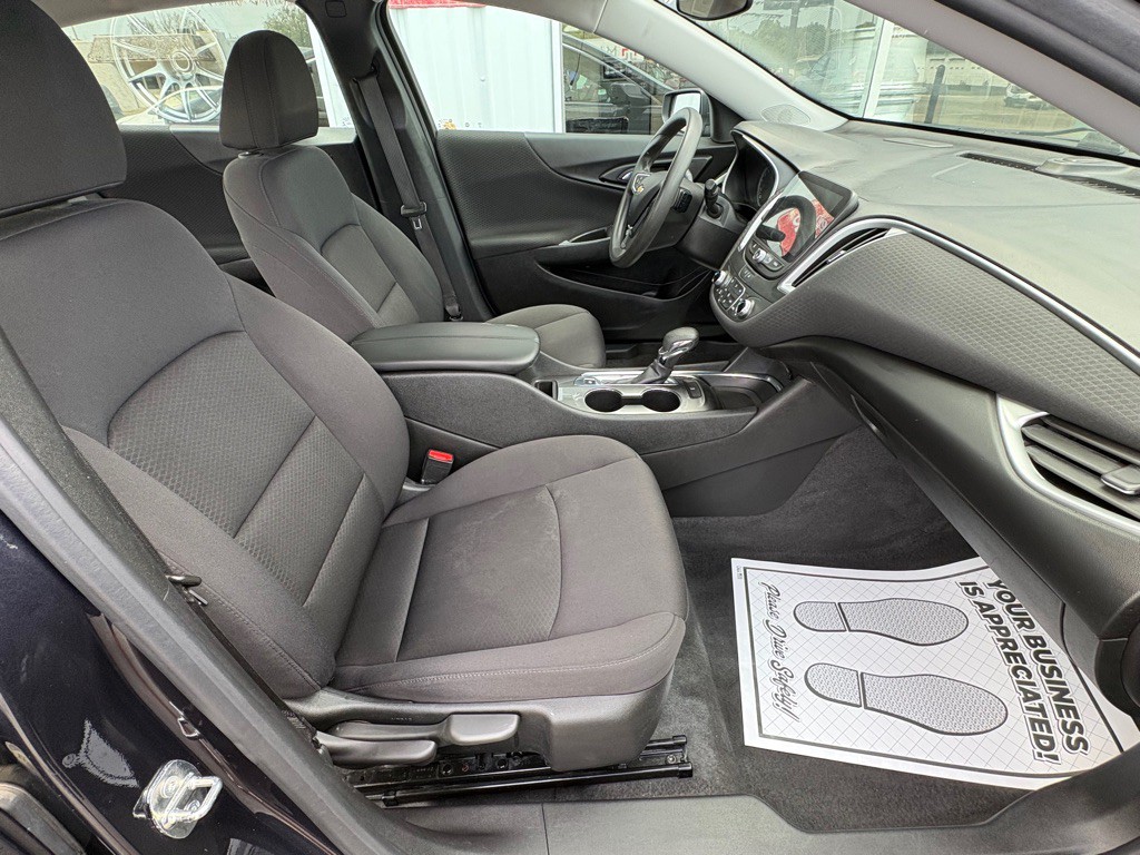 2023 Chevrolet Malibu Image 18