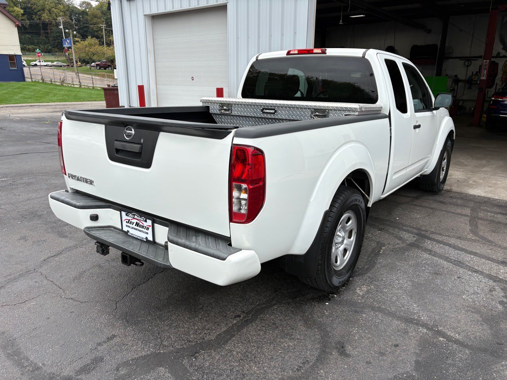 2021 Nissan Frontier Image 3