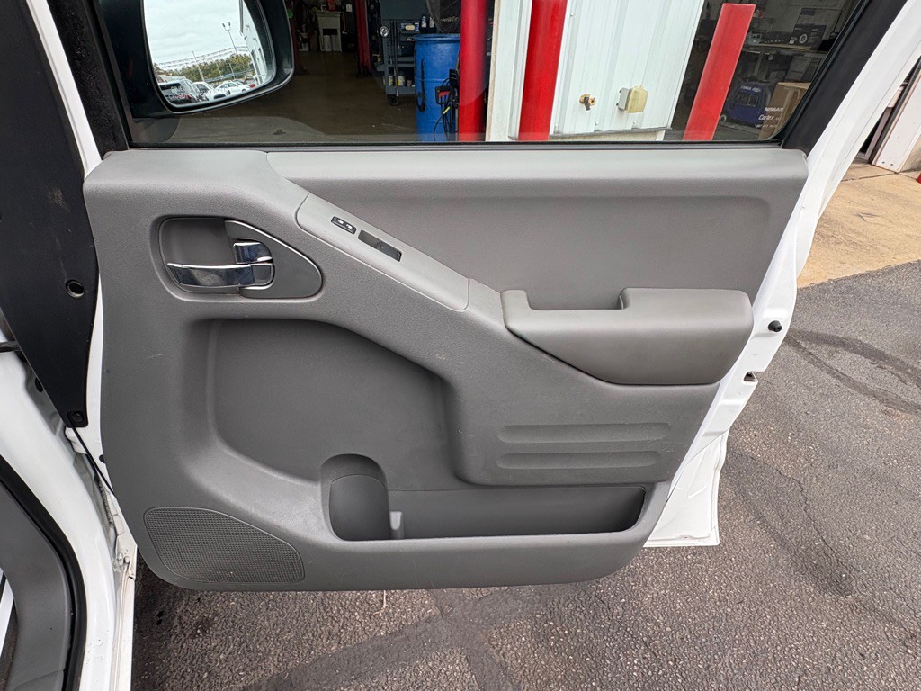 2021 Nissan Frontier Image 16