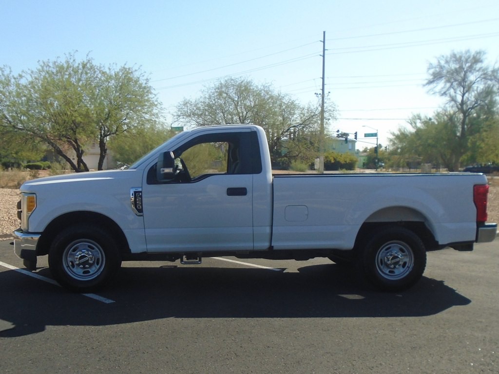 2017 Ford F-250 Image 2