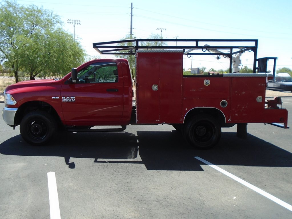 2015 RAM 3500 Image 2