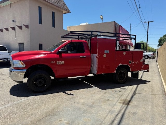 2016 RAM 3500 Image 2