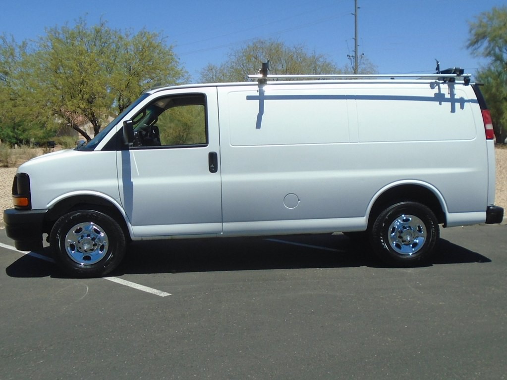 2017 Chevrolet Express Image 2