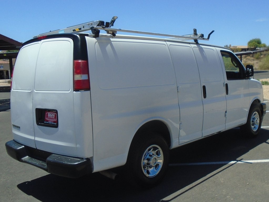 2017 Chevrolet Express Image 5