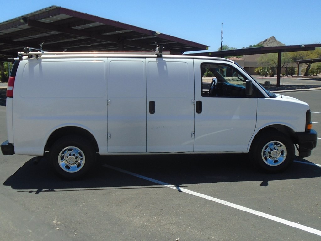 2017 Chevrolet Express Image 6