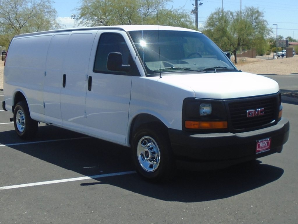 2017 GMC Savana Image 7