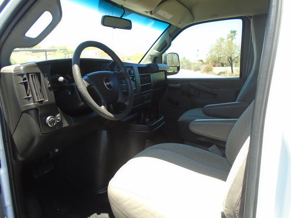 2017 GMC Savana Image 11