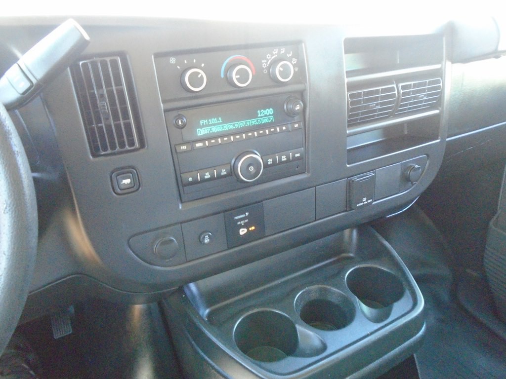 2017 GMC Savana Image 12