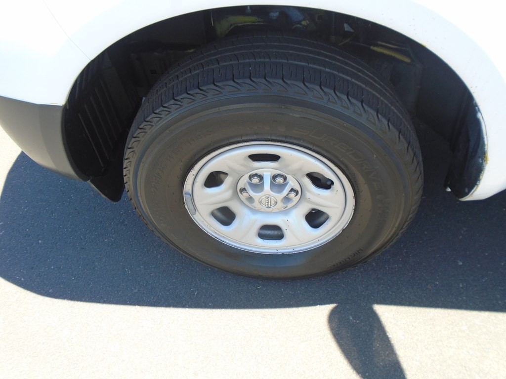 2014 Nissan Frontier Image 9