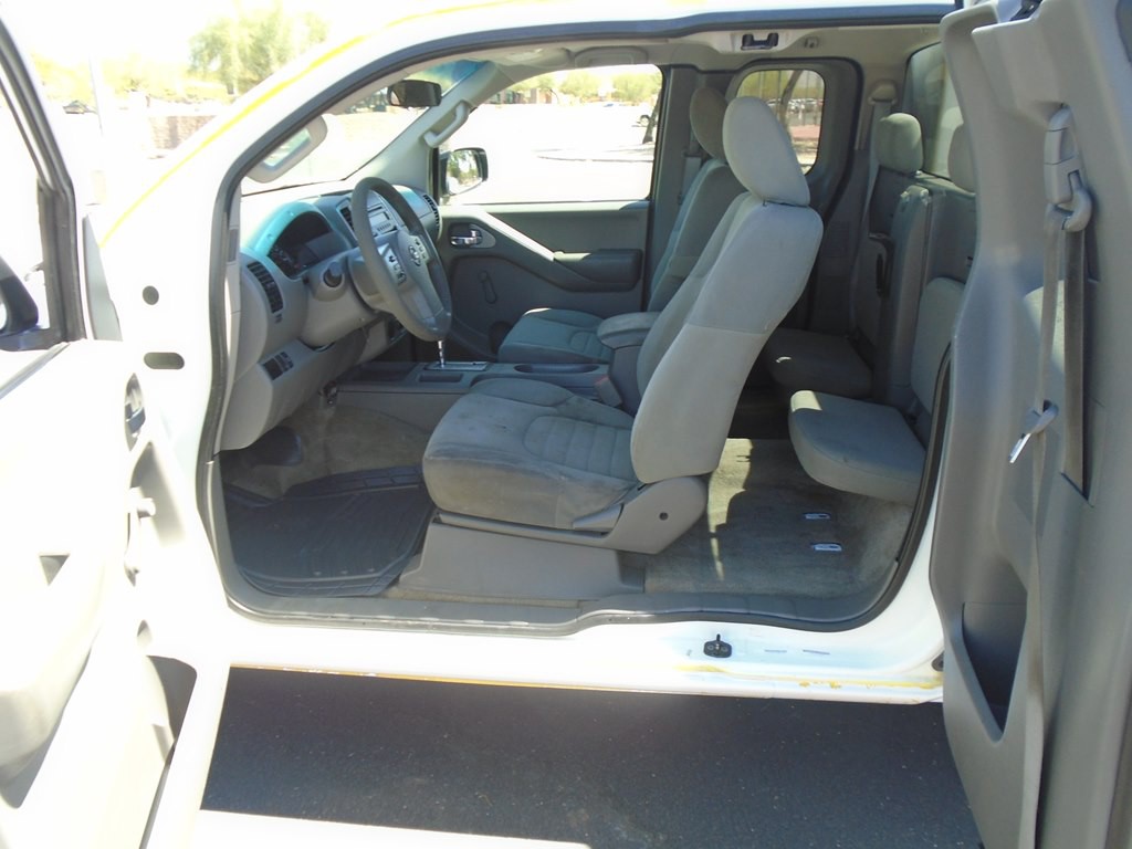 2014 Nissan Frontier Image 11