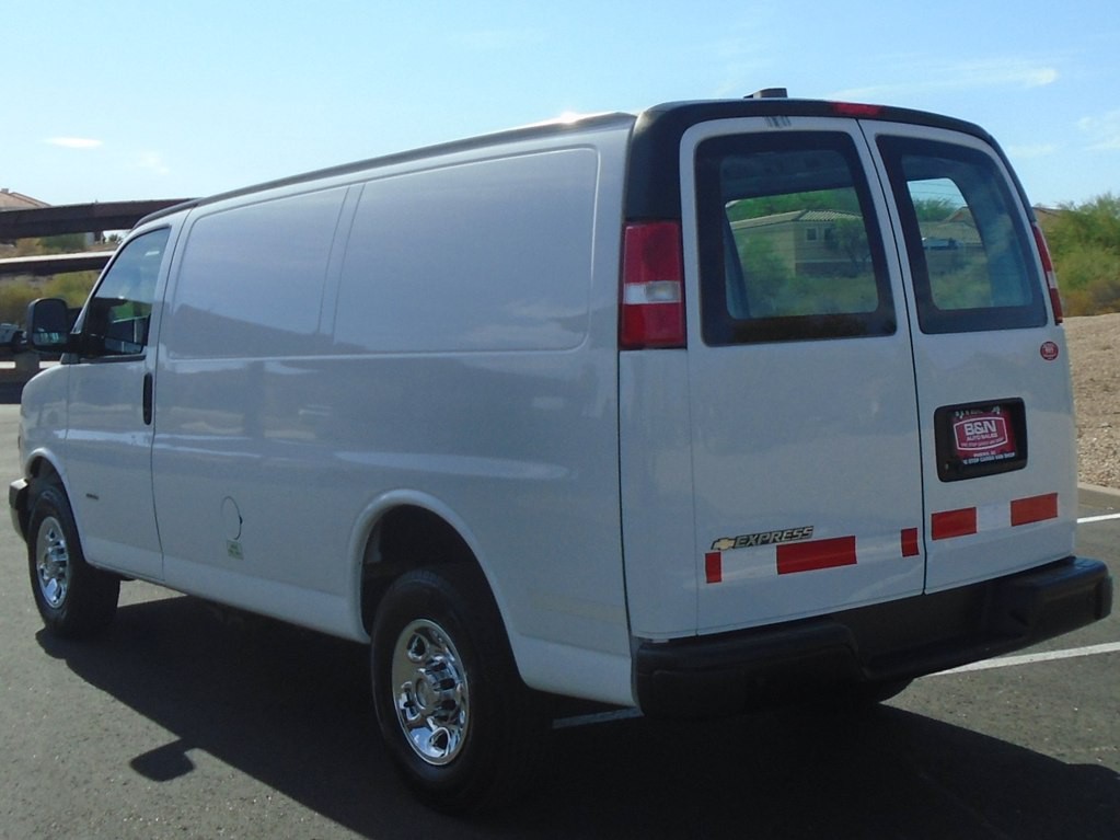 2022 Chevrolet Express Image 3