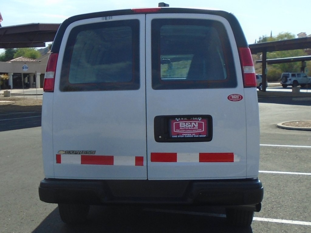 2022 Chevrolet Express Image 4