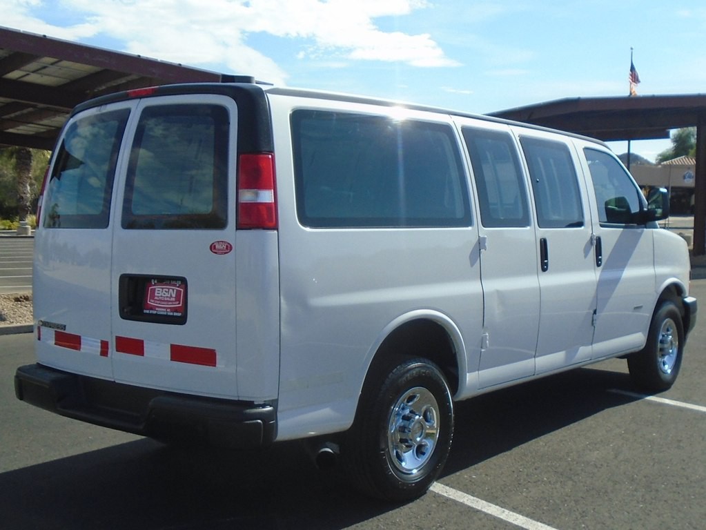2022 Chevrolet Express Image 5
