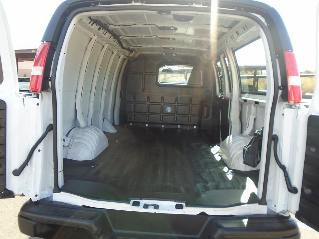 2022 Chevrolet Express Image 11
