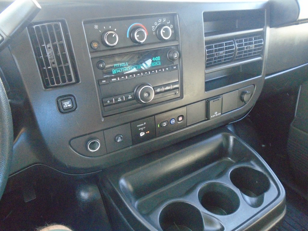 2022 Chevrolet Express Image 14