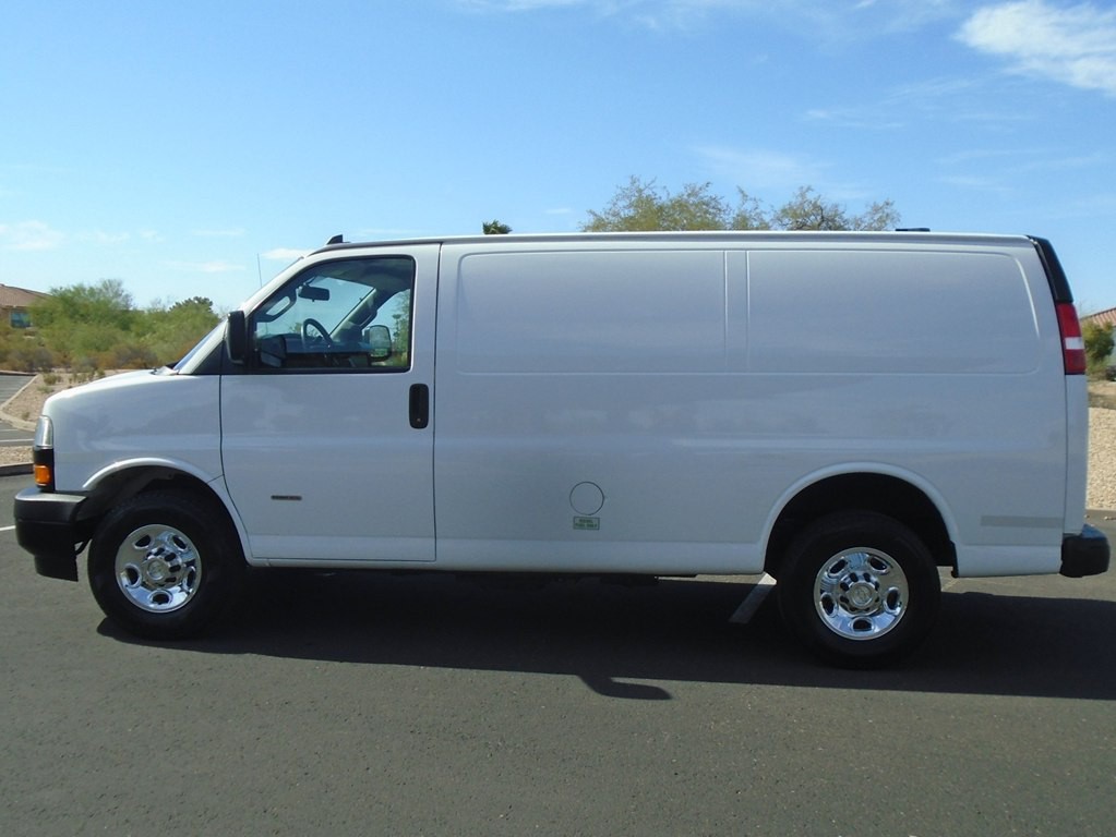 2022 Chevrolet Express Image 18