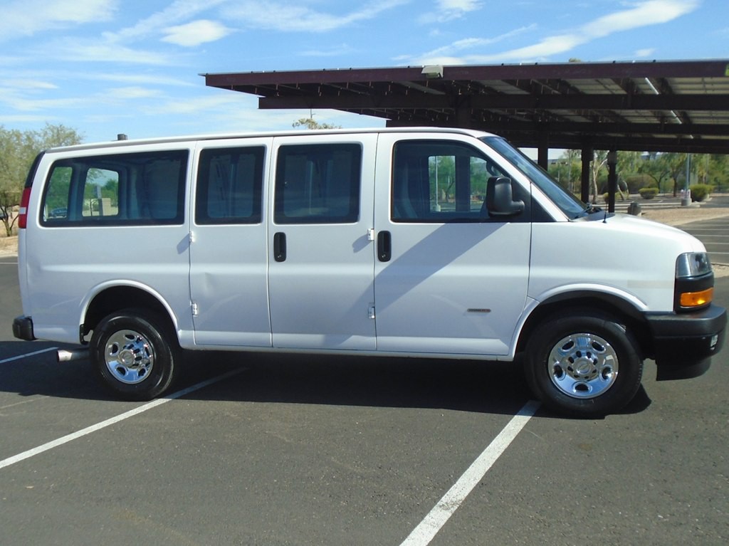 2022 Chevrolet Express Image 22