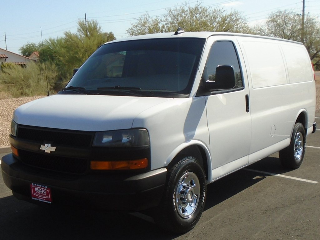 2019 Chevrolet Express Image 1