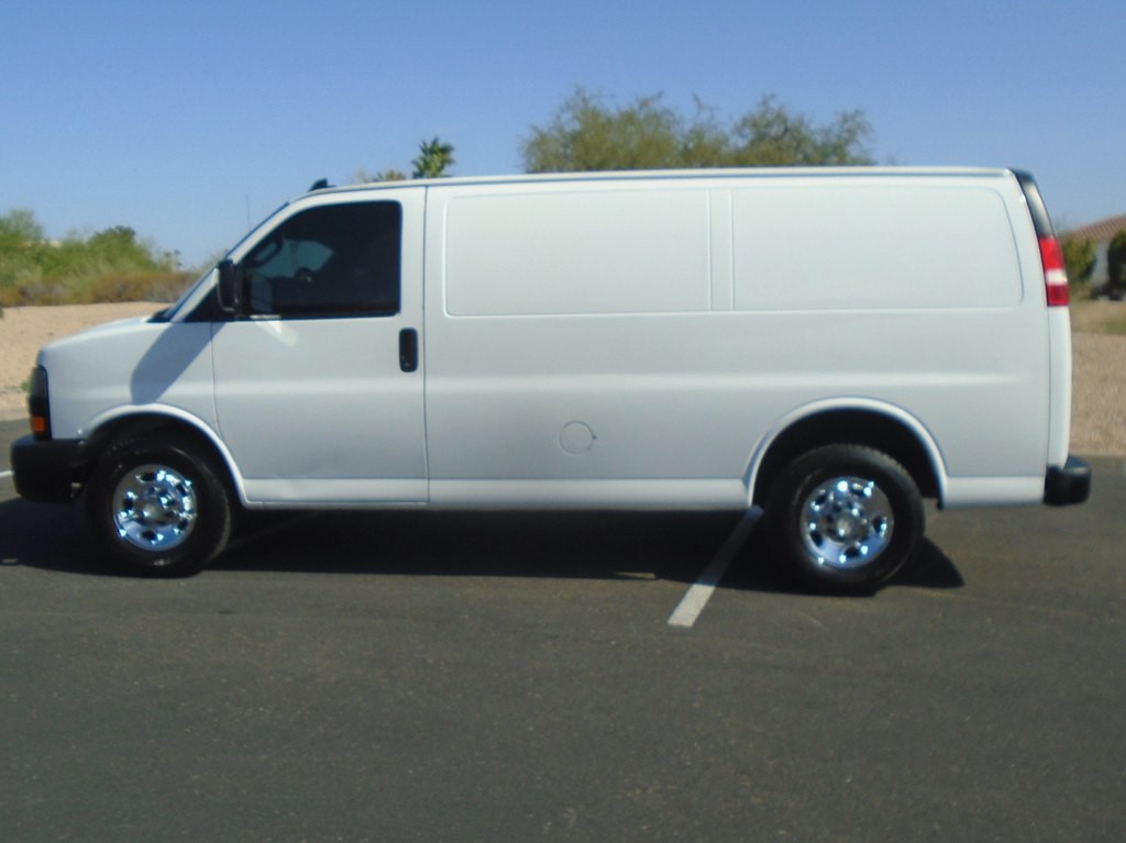 2019 Chevrolet Express Image 2