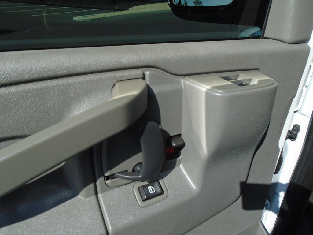 2019 Chevrolet Express Image 11