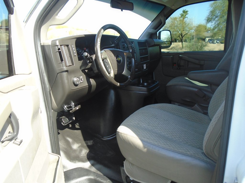 2019 Chevrolet Express Image 12