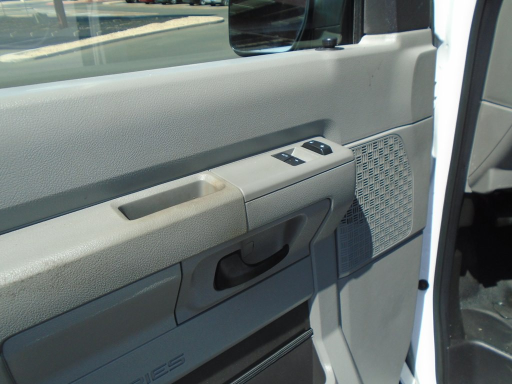 2013 Ford Econoline Image 11