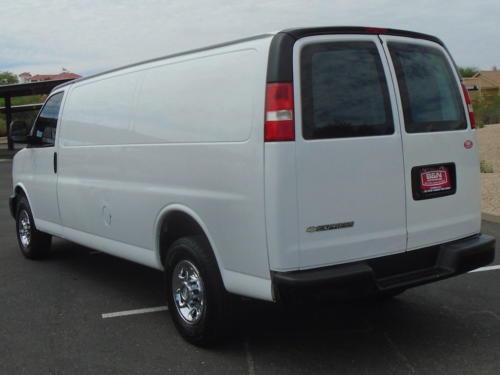 2020 Chevrolet Express Image 3