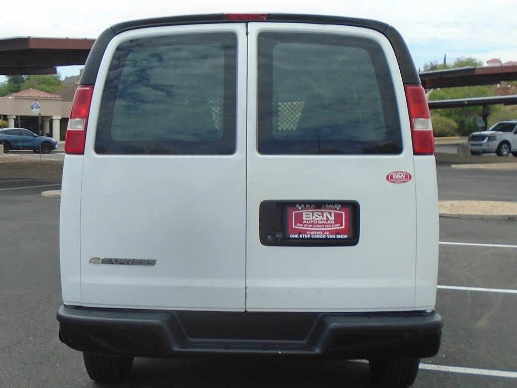 2020 Chevrolet Express Image 4