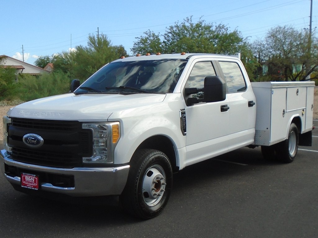 2017 Ford F-350 Image 1