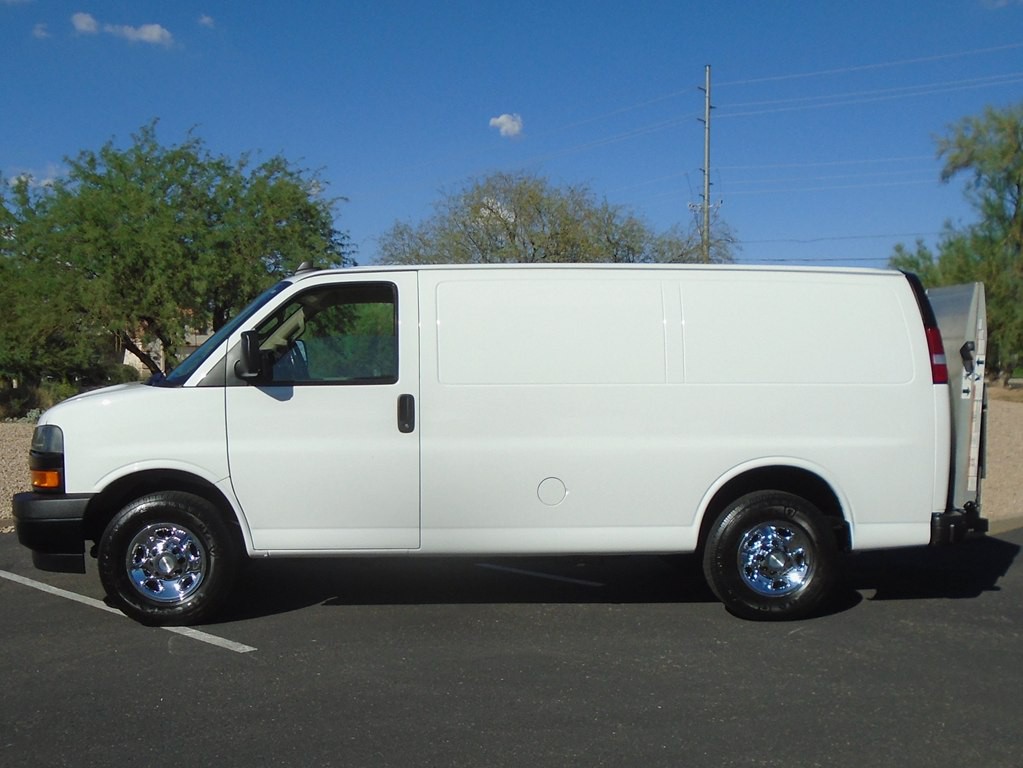 2021 Chevrolet Express Image 12