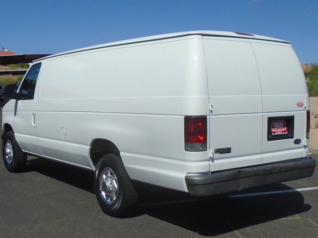 2004 Ford Econoline Image 3