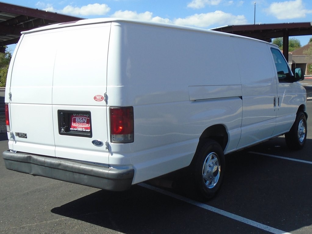 2004 Ford Econoline Image 5