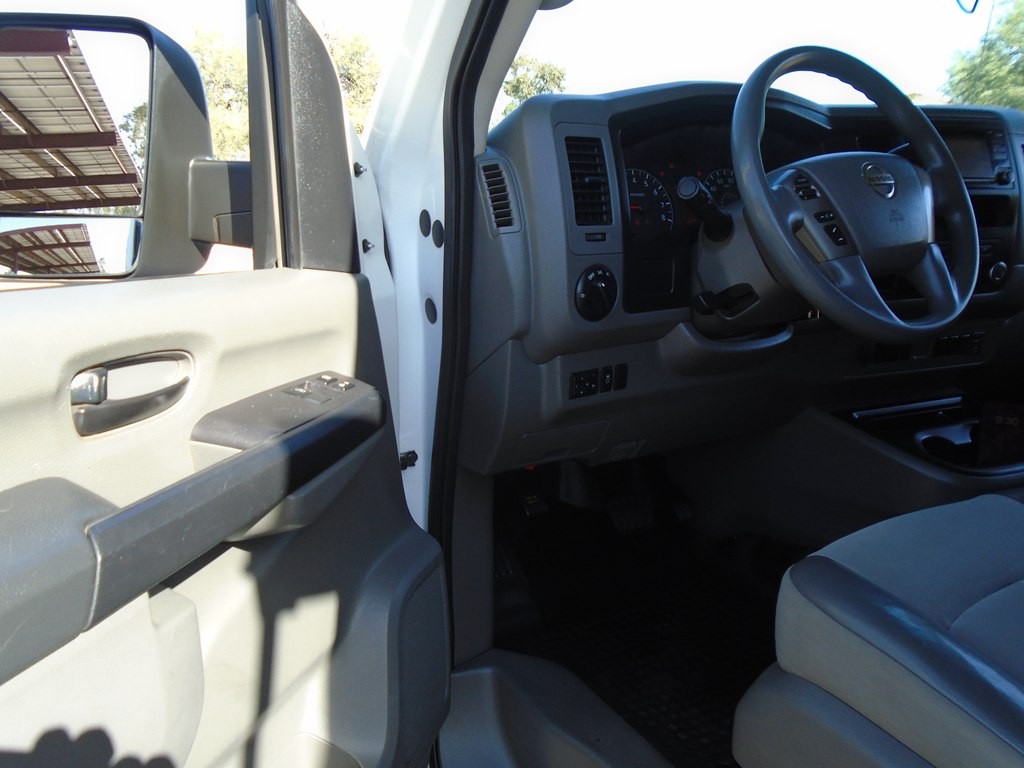 2018 Nissan NV Image 9