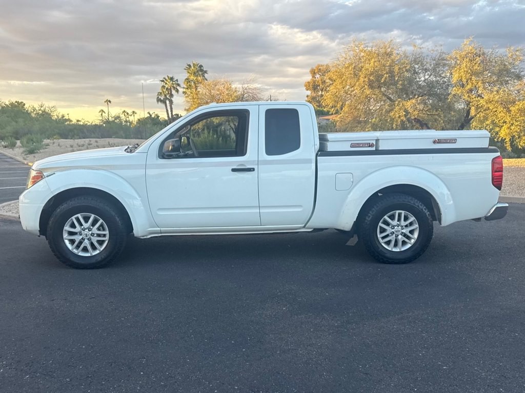 2014 Nissan Frontier Image 2