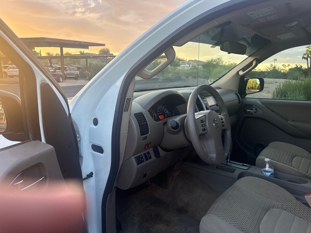 2014 Nissan Frontier Image 10
