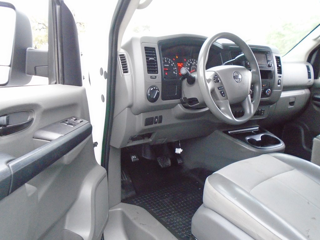 2018 Nissan NV Image 10