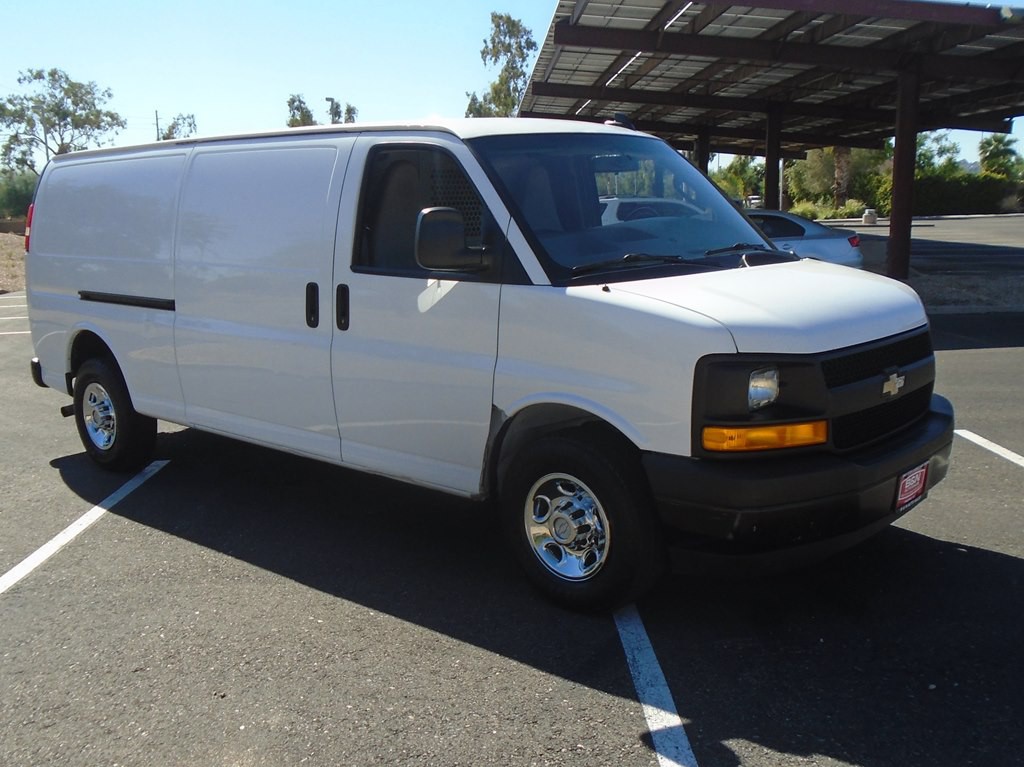 2017 Chevrolet Express Image 7