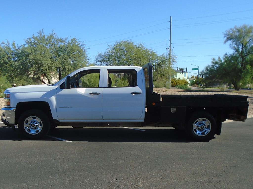 2019 Chevrolet Silverado 1500 Image 2