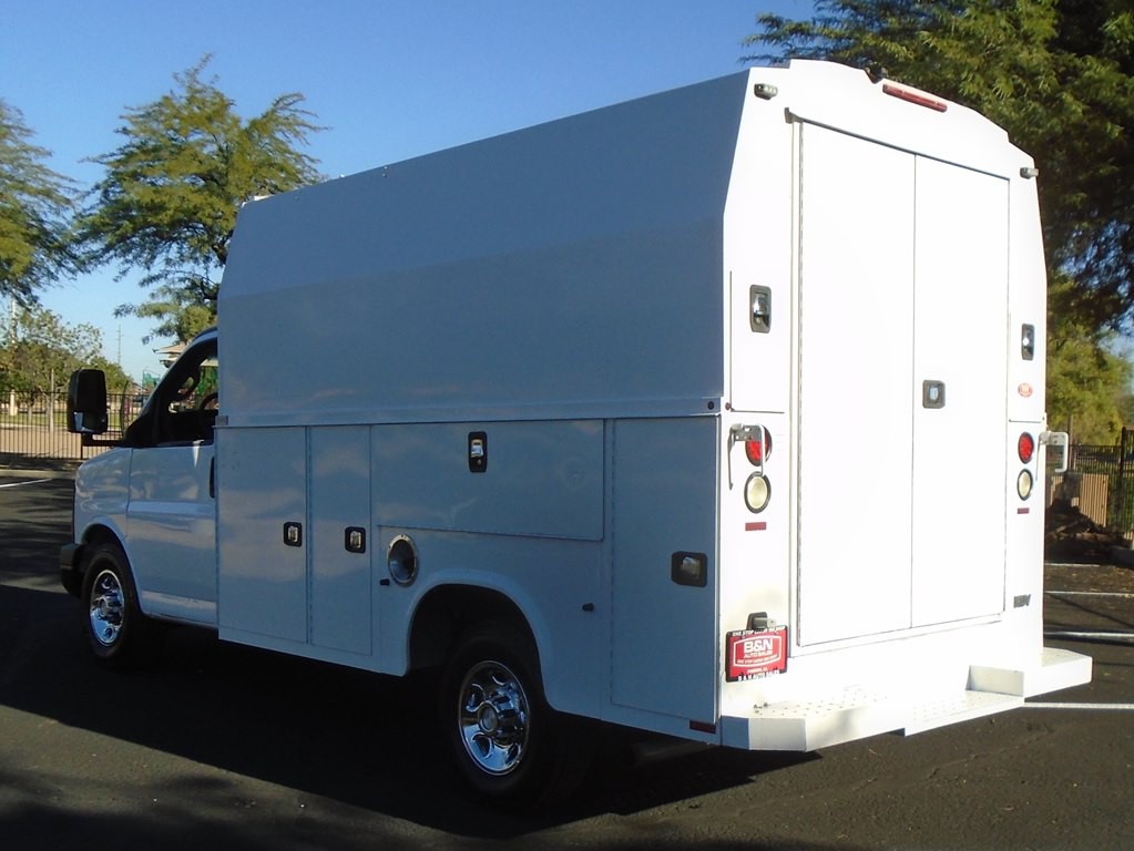 2016 Chevrolet Express Image 3