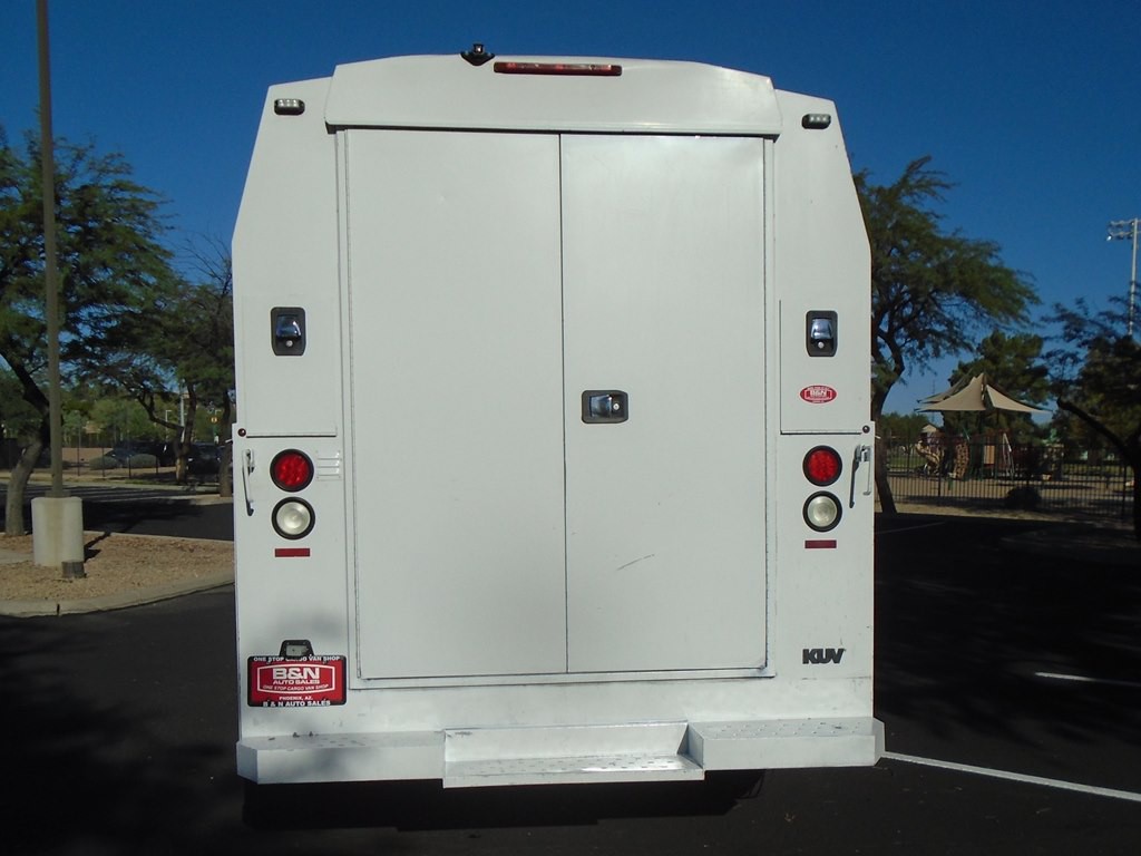 2016 Chevrolet Express Image 4