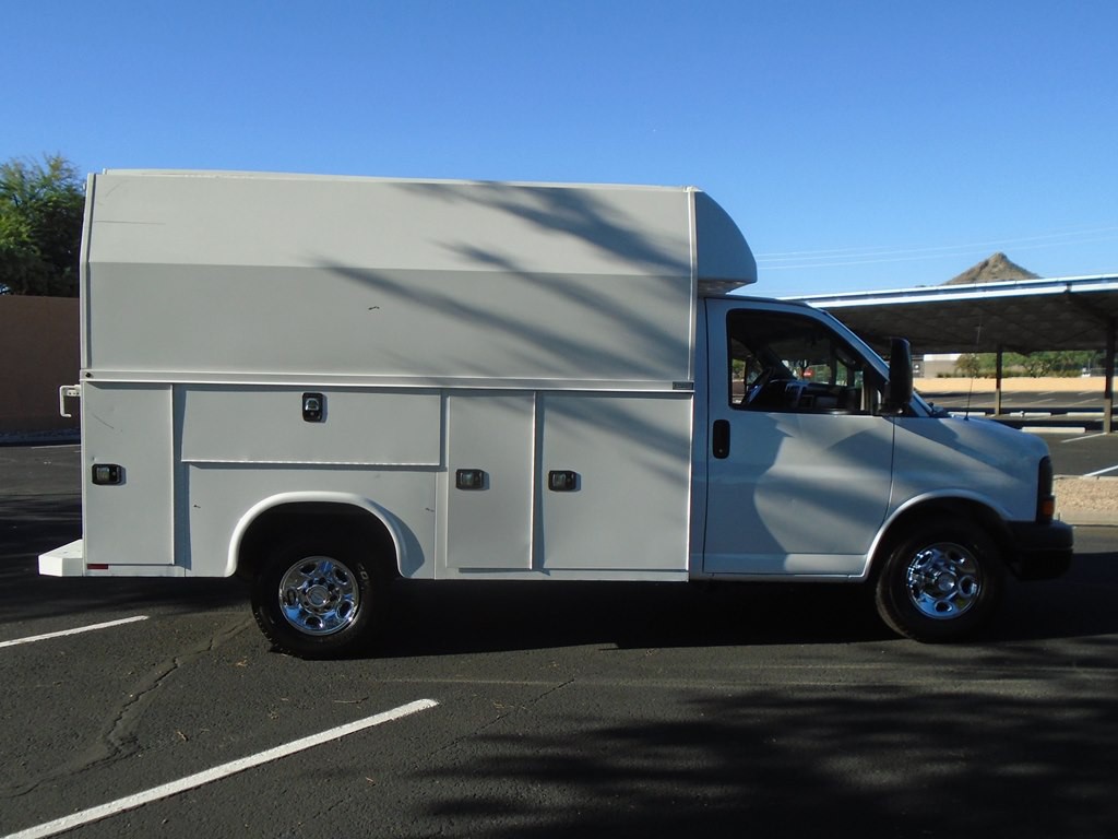 2016 Chevrolet Express Image 6