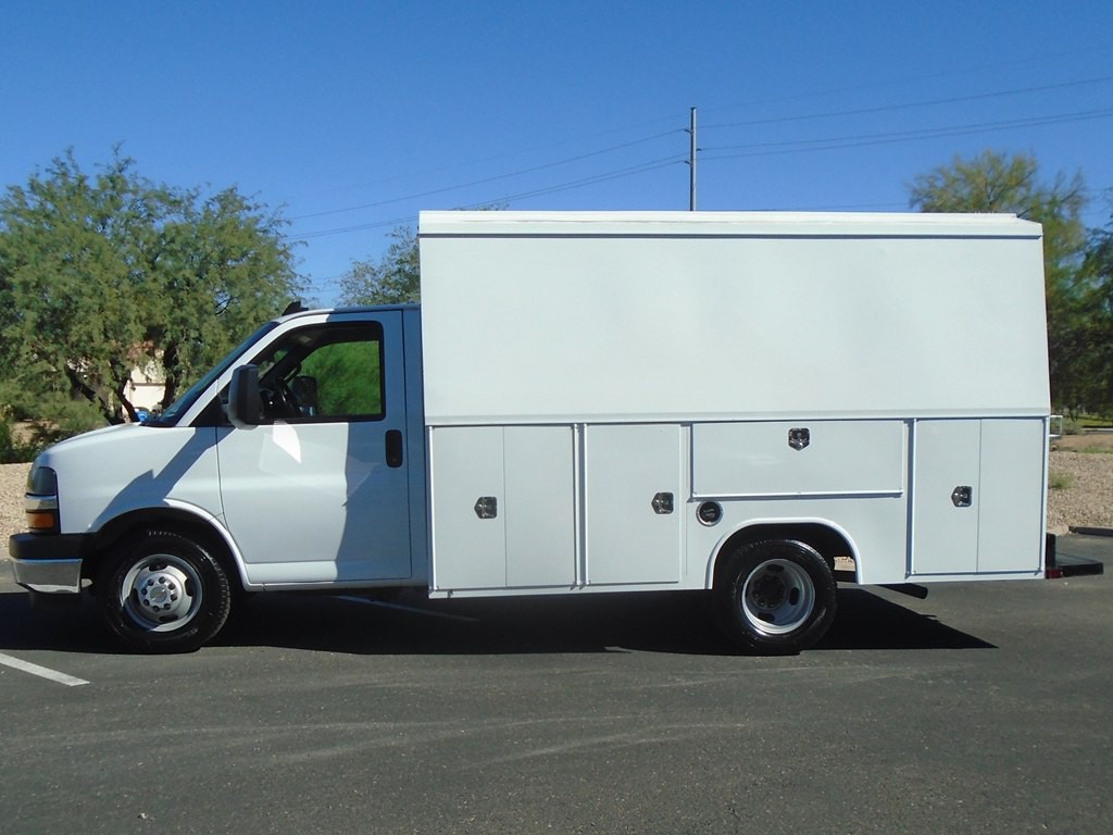 2020 Chevrolet Express Image 2