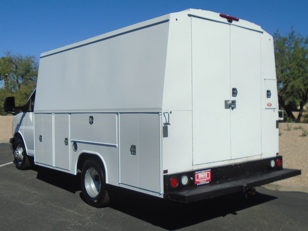 2020 Chevrolet Express Image 3