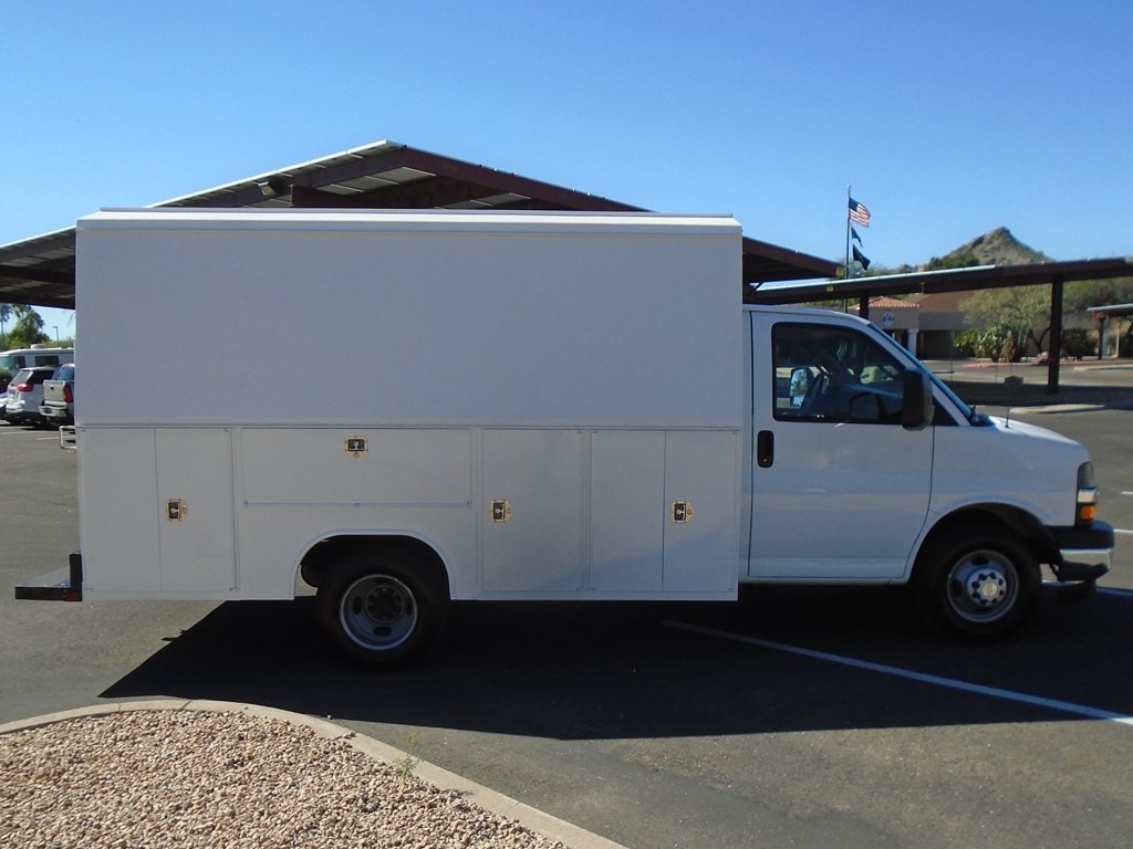 2020 Chevrolet Express Image 6