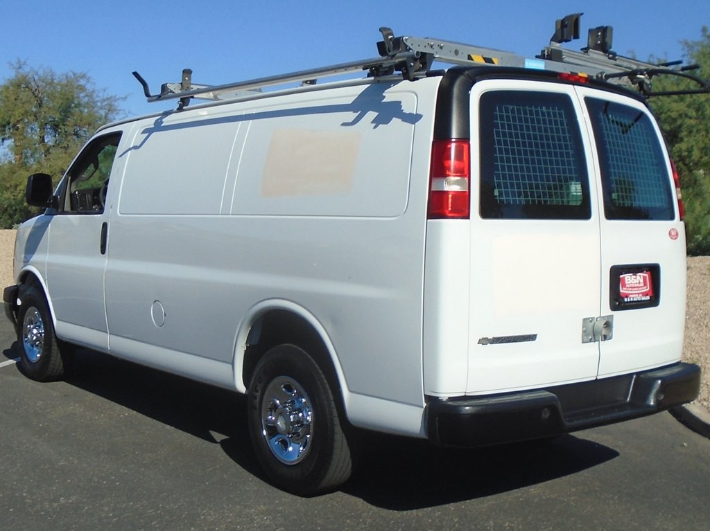 2018 Chevrolet Express Image 3