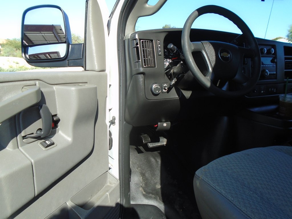 2018 Chevrolet Express Image 10