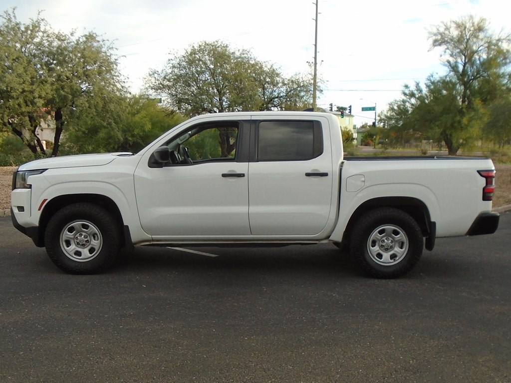 2022 Nissan Frontier Image 2