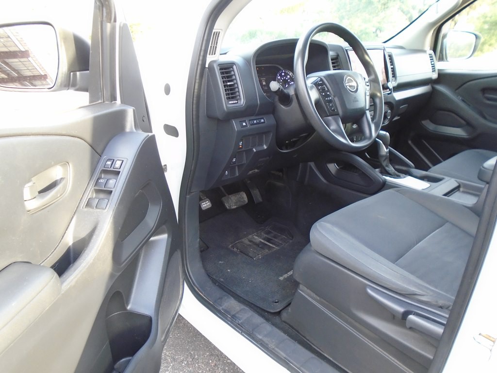 2022 Nissan Frontier Image 9