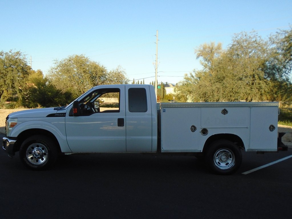 2011 Ford F-250 Image 2